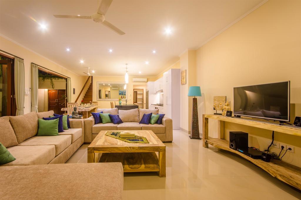 Villa Tepi Sungai Legian Δωμάτιο φωτογραφία